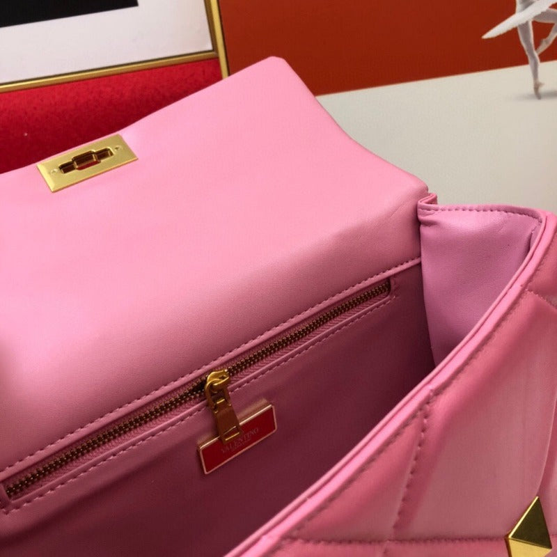 Rivet Shoulder Purses Bag With Chain Pink