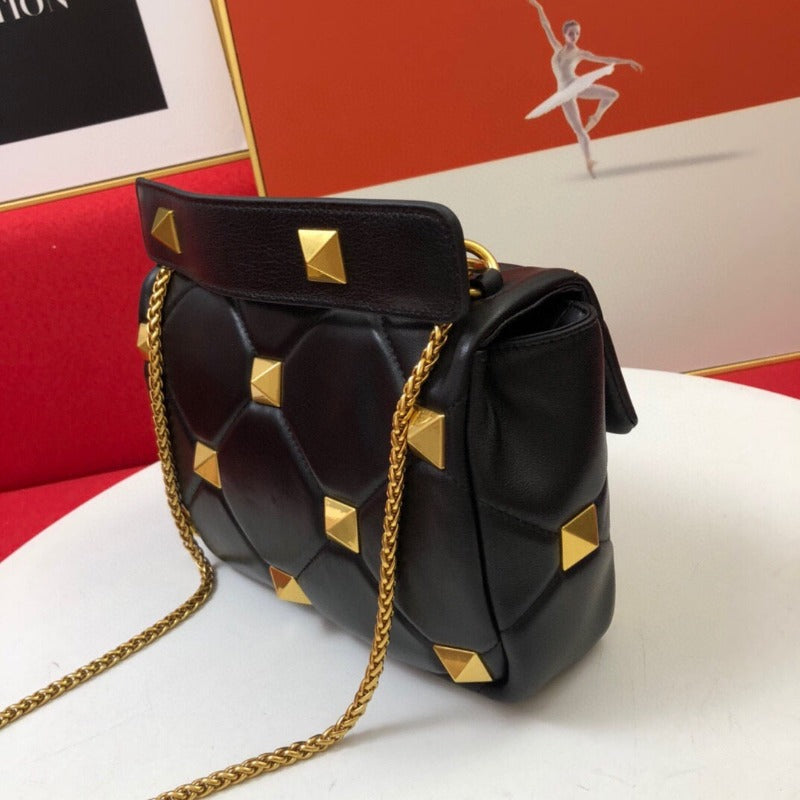 Rivet Shoulder Purses Bag With Chain Black