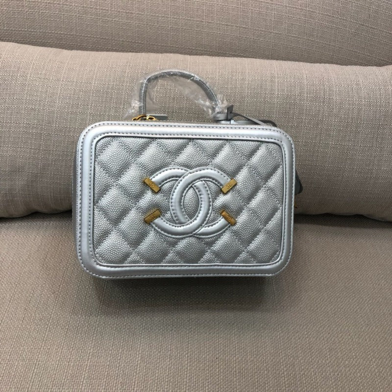 Caviar Quilted Small CC Filigree Vanity Case Silver